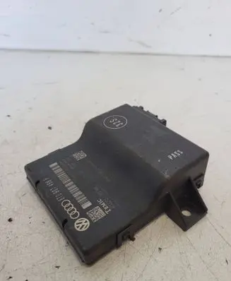 Audi A5 8T 8F Gateway control module 8T0907468
