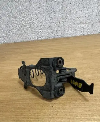 Mercedes-Benz E W210 other engine part A2108870827 D7148