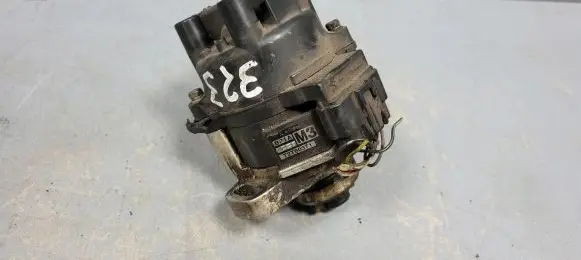 Mazda 323 F Spark distributor cap 547A