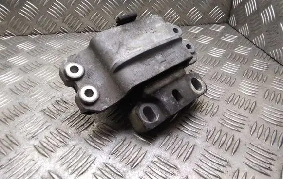 Engine mount bracket