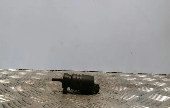 Volkswagen Polo III 6N 6N2 6NF Windscreen/windshield washer pump