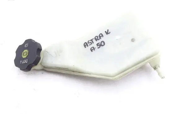 Mitsubishi Pajero Brake fluid reservoir 32669335