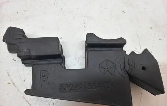 Jeep Compass Fender foam support/seal 68242136AC