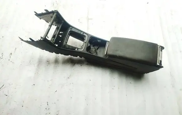 Volkswagen PASSAT B6 Armrest 