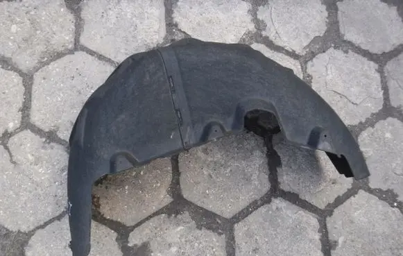 Volkswagen Touareg II Rear arch fender liner splash guards 7P6810971