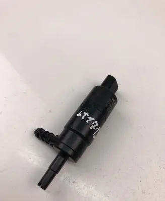 Audi A3 S3 8P Windscreen/windshield washer pump 3B7955681