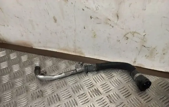 Audi A6 S6 C7 4G Engine coolant pipe/hose 4G0121071N