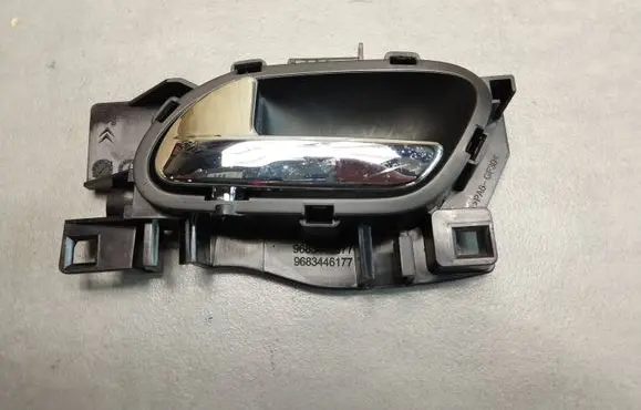 Rear door interior handle