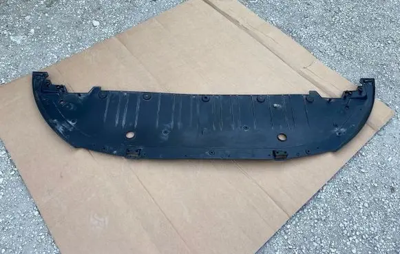 Renault Clio V Engine splash shield/under tray 622565797R