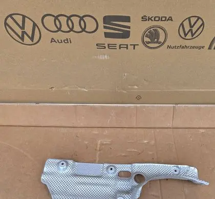 Audi RS7 C8 Heat shield in engine bay 100105835