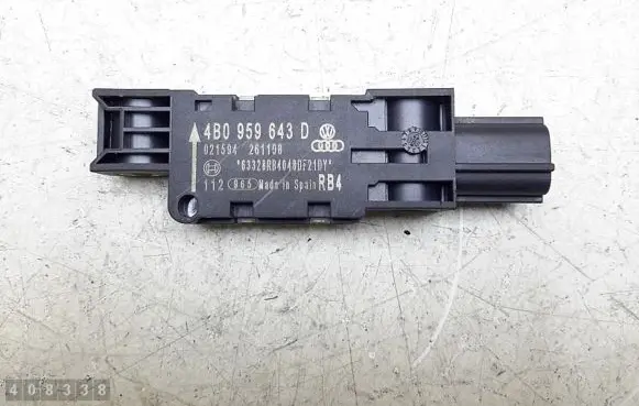 Audi A8 S8 D3 4E Fuel cut-off switch 4b0959643d