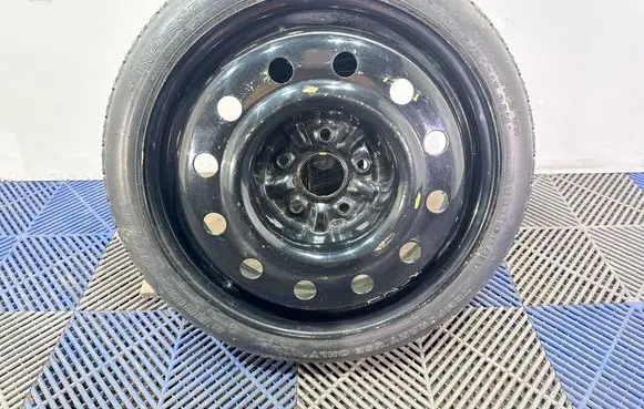 Toyota Auris E180 R17 spare wheel