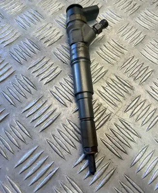 BMW 5 E60 E61 Fuel injector 7794435 0445110209