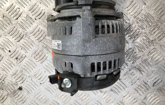 BMW 3 F30 F35 F31 Generator/alternator 1042110591 14V180A 8645325
