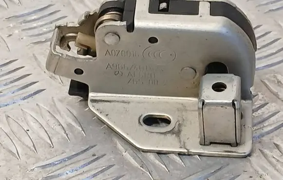 Mercedes-Benz Sprinter W906 Rear door lock A070016 A9067401135 ZGS002