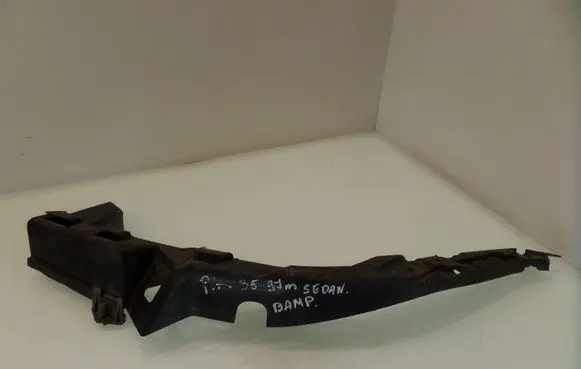 Volkswagen PASSAT B5 Front bumper mounting bracket 3B0807049A