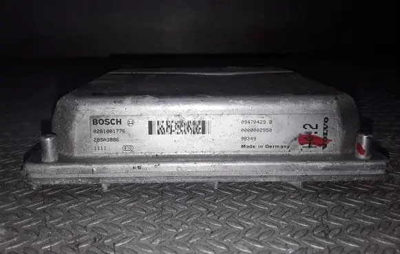 Volvo V70 Engine control unit/module 0281001776 09470429B
