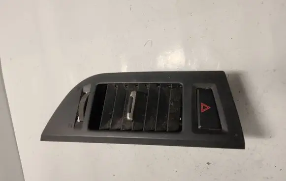 Mitsubishi Pajero Dash center air vent grill 8030A087 8030A069B