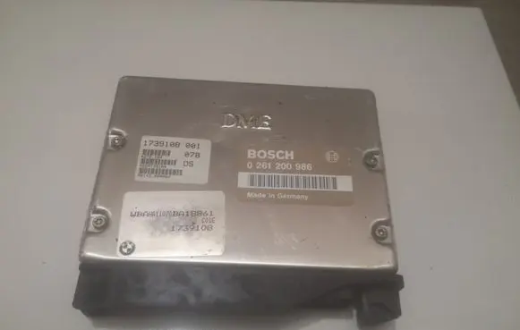 BMW 5 E34 Engine control unit/module 0261200986 1739108001 1739108