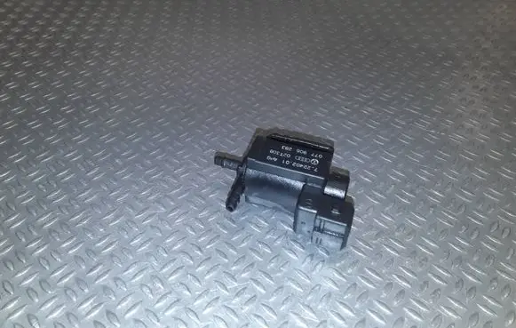 Audi A8 S8 D3 4E Vacuum valve 72240201 077906283