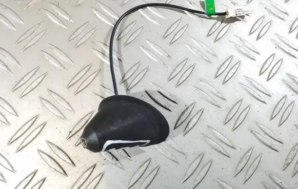 Skoda Octavia Mk2 (1Z) Aerial GPS antenna 1K0035501 244665 6Q0035575A