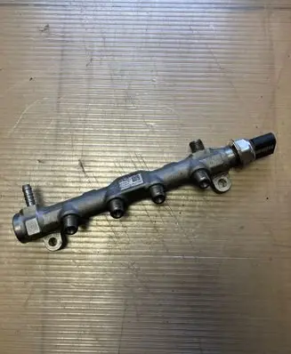 Seat Leon (5F) Fuel main line pipe 04L089