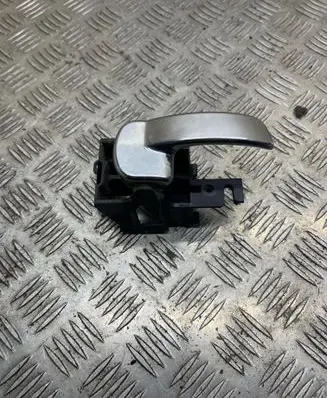 Nissan Navara D40 Front door interior handle