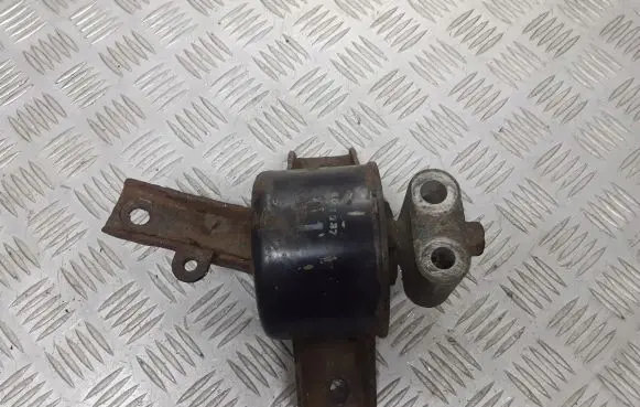 Chevrolet Lacetti Engine mounting bracket