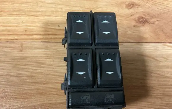 Ford Mondeo Mk III Electric window control switch 3S7T14A132BA 03163453