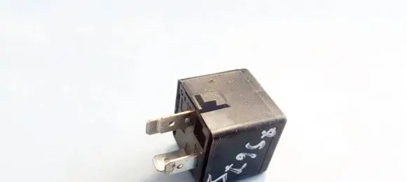 Mitsubishi Space Star Other relay MB953381 V23134-B52-X240