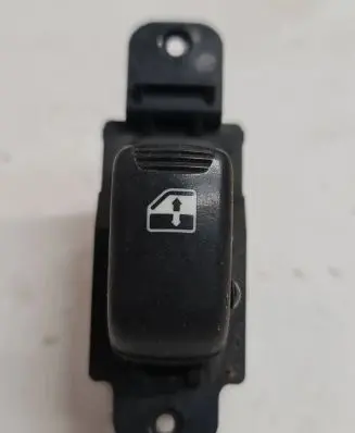 Hyundai Santa Fe Electric window control switch 9358026100 335753C010 S160