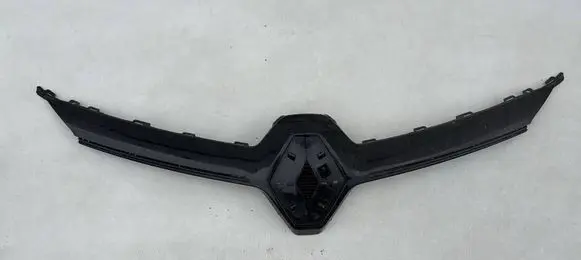 Renault Clio V Front bumper upper radiator grill 620786224R
