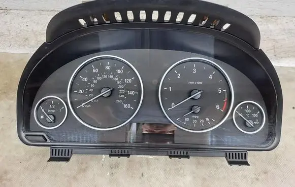 Speedometer (instrument cluster)