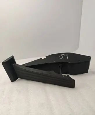Accelerator throttle pedal