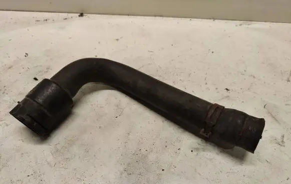 Audi A6 S6 C5 4B Engine coolant pipe/hose 8D0121101K