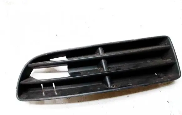 Volkswagen Jetta IV Front bumper lower grill 1j5853665