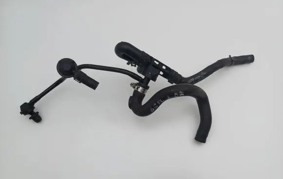 Volkswagen PASSAT B5.5 Vacuum line/pipe/hose 4B0611931CM 06B133753C