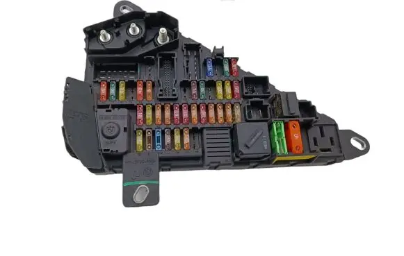 BMW 5 E60 E61 Fuse module 690660105