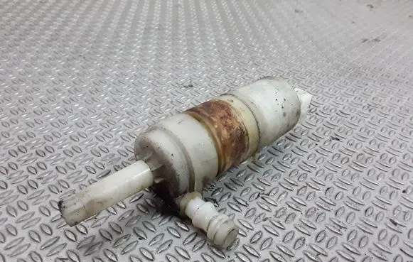 KIA Sorento Windscreen/windshield washer pump