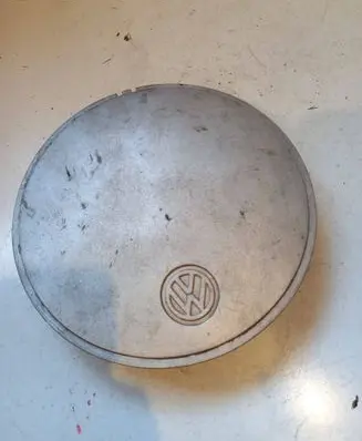 Volkswagen Golf II Original wheel cap 323601149