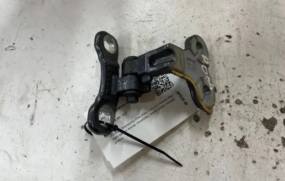 Volvo V50 Front door lower hinge 30766312