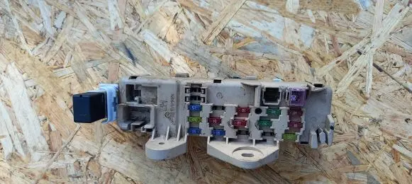 Mazda 323 Central body control module