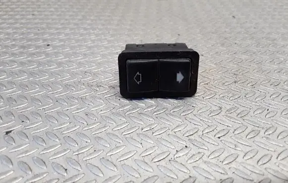 BMW 5 E39 Electric window control switch 8368974
