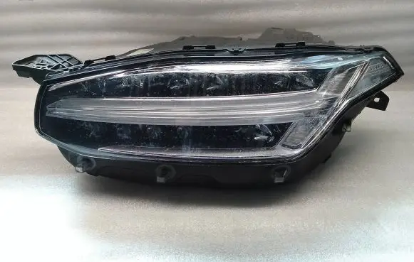 Volvo XC90 Headlight/headlamp 32228296