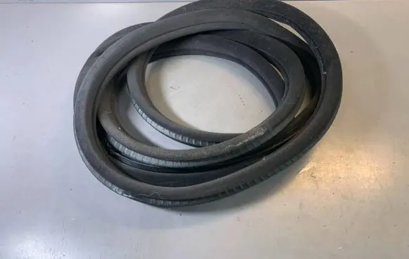 BMW 7 E65 E66 Rubber seal front door (on door) 51727044943 7044943