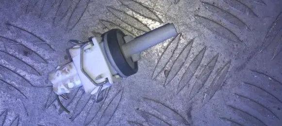 Volkswagen PASSAT B5.5 Sensor 357972752E
