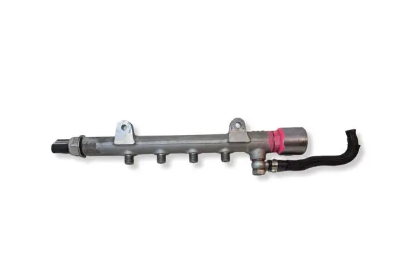 Mercedes-Benz C W204 Fuel main line pipe A6510700495 R9144Z240A 1303302386