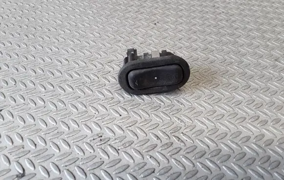 Opel Zafira A Electric window control switch 90561388