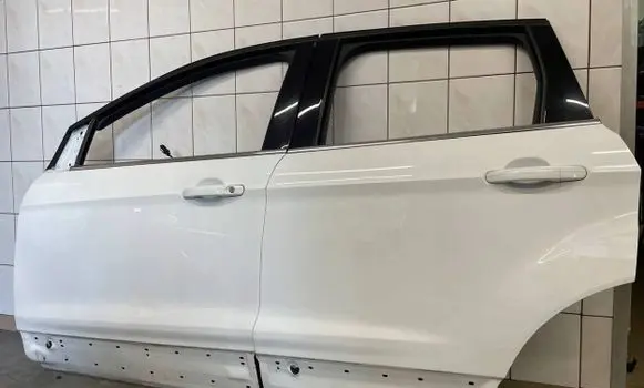 Ford Kuga II Rear door