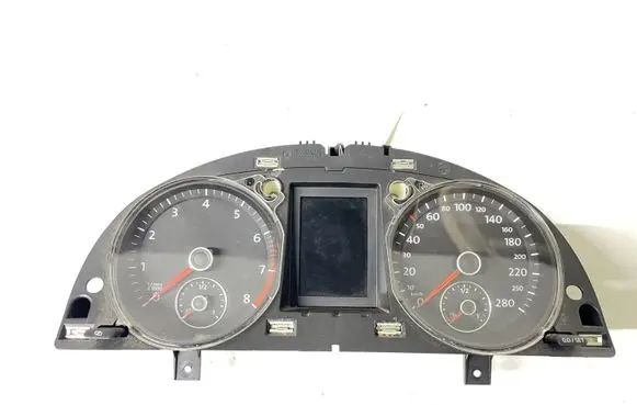 Volkswagen PASSAT B6 Speedometer (instrument cluster) 3C0920871Q 3030911499